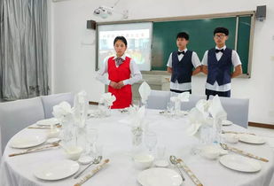 酒席在校园摆起来 浦江职技校旅游专业中餐宴会摆台赛彰显中餐服务魅力