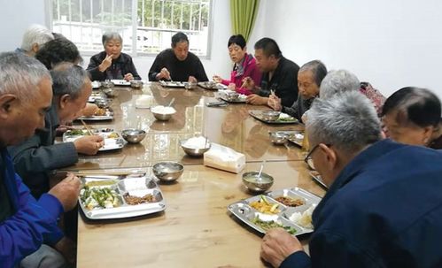 社区温情新举措 乌当新光社区九十岁以上长者享免费中餐